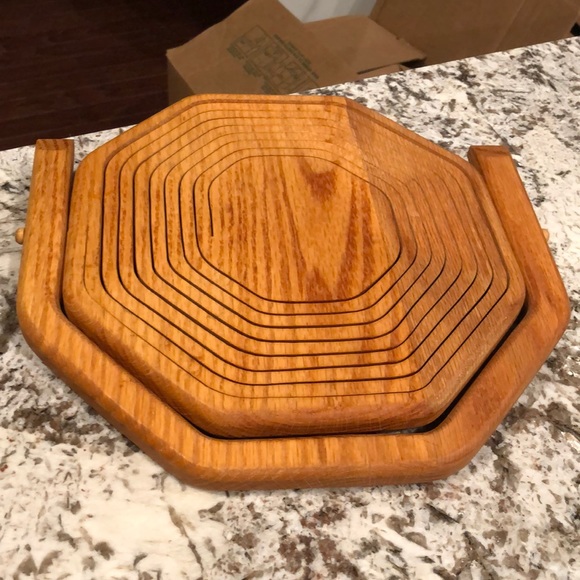 CONVERTIBLE WOOD TRIVET/RACK